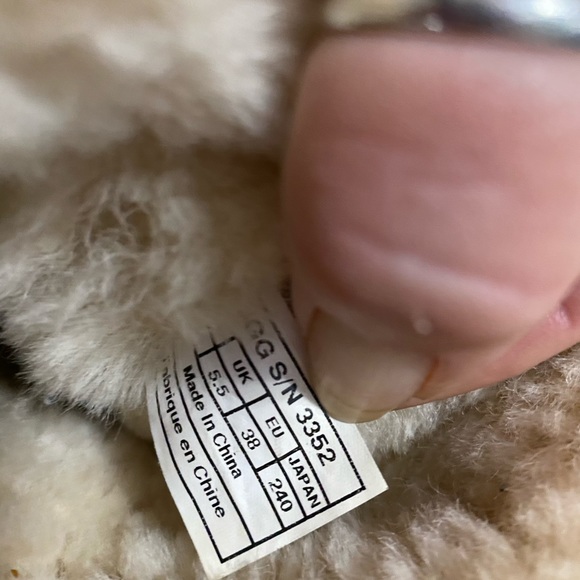 UGG Boots, Sz 7, some wear - Picture 8 of 8